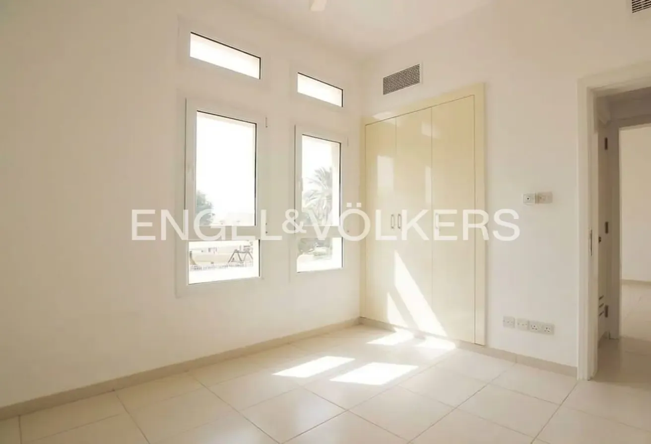 End Unit | Vacant | View Today