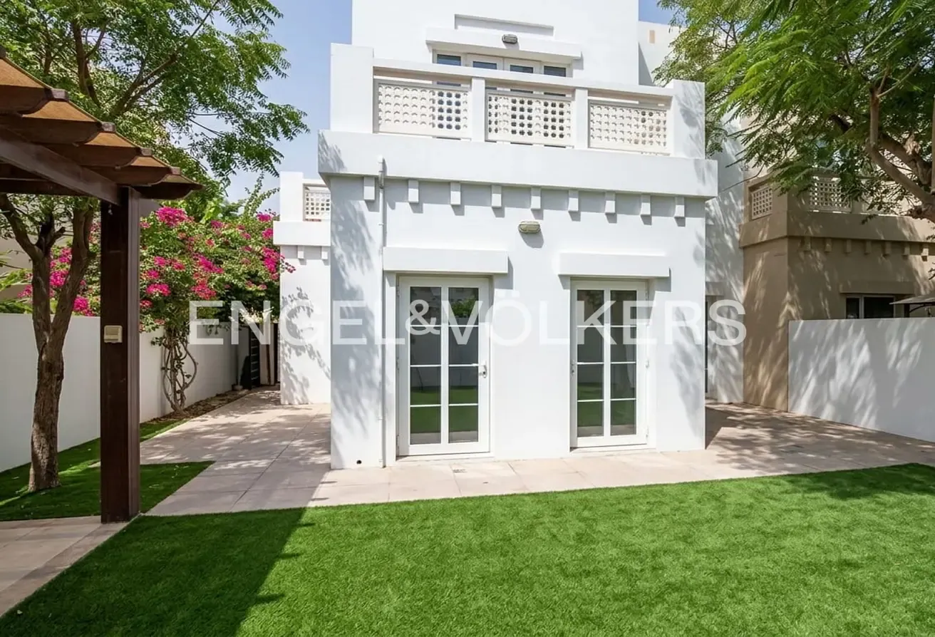 End Unit | Vacant | View Today