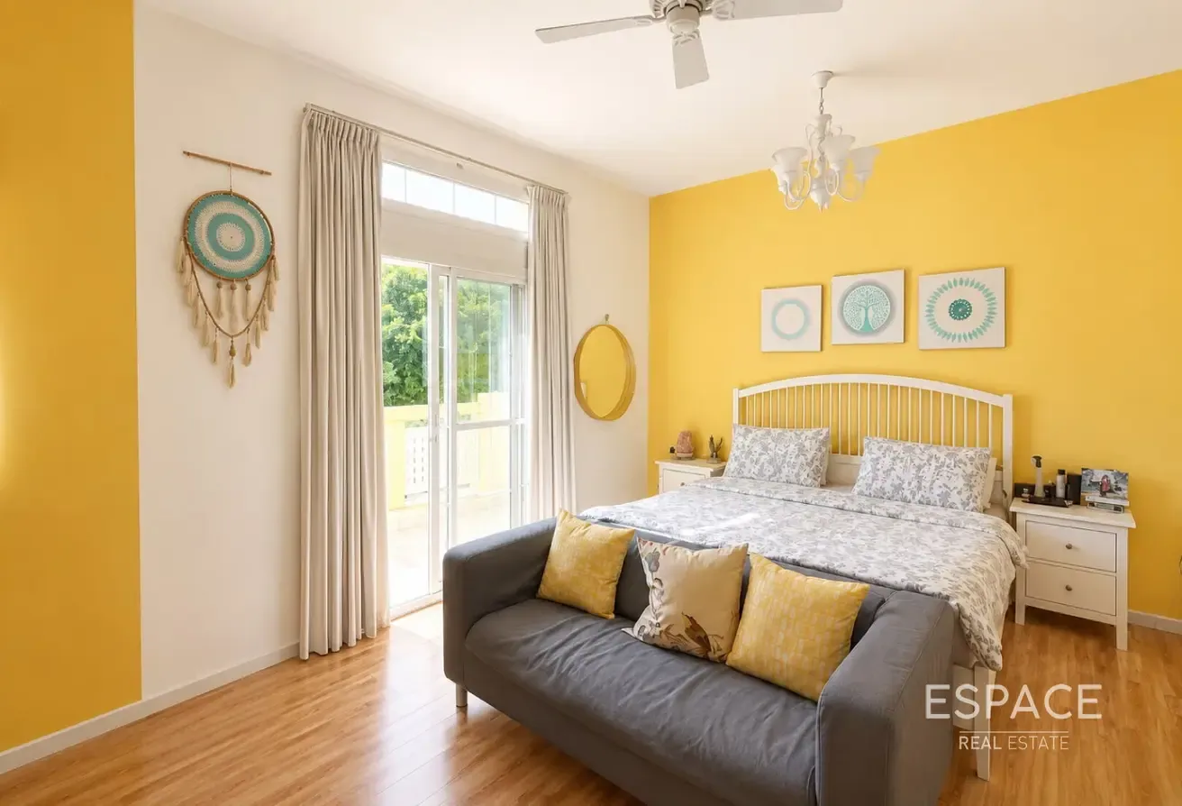 Vacant| Lake View | Upgraded | Type D