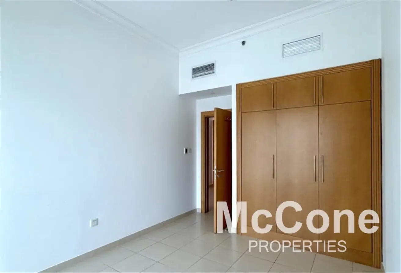 12 Cheques | Canal View | High Floor | Hot Deal