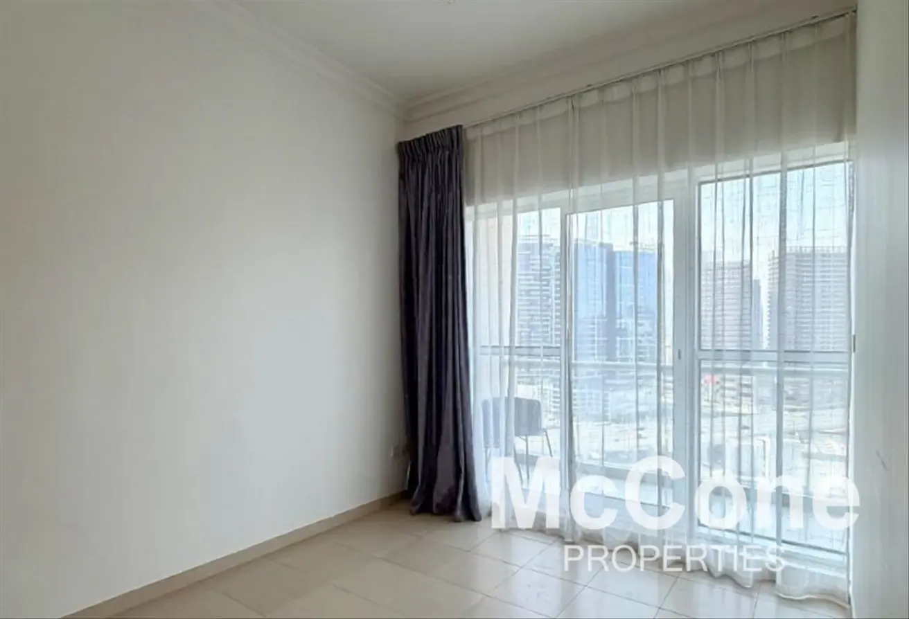 12 Cheques | Canal View | High Floor | Hot Deal