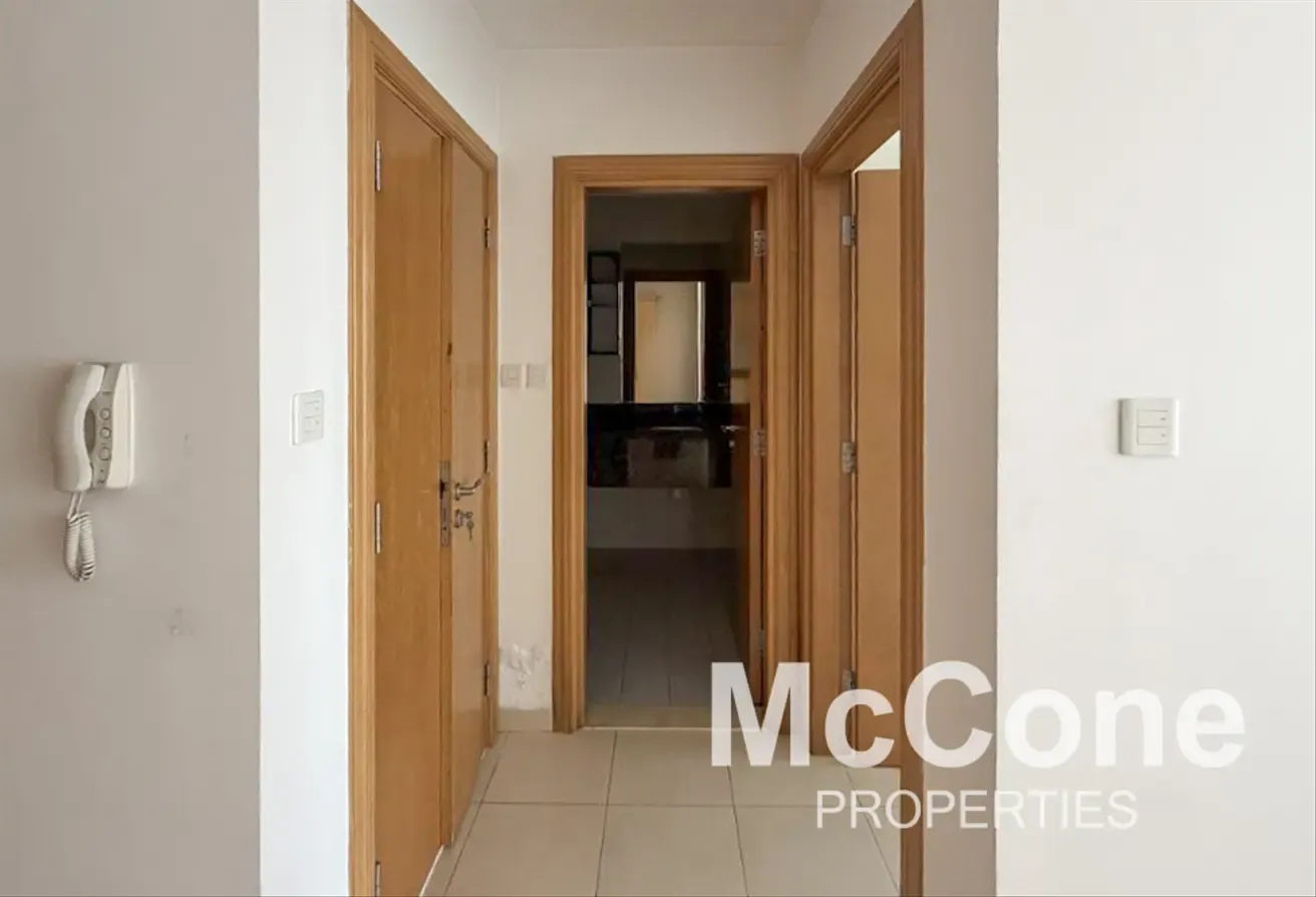 12 Cheques | Canal View | High Floor | Hot Deal