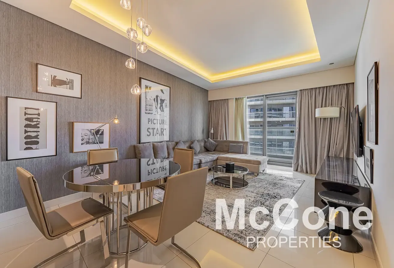 Luxury and Bright | Fully Furnished | Corner Unit