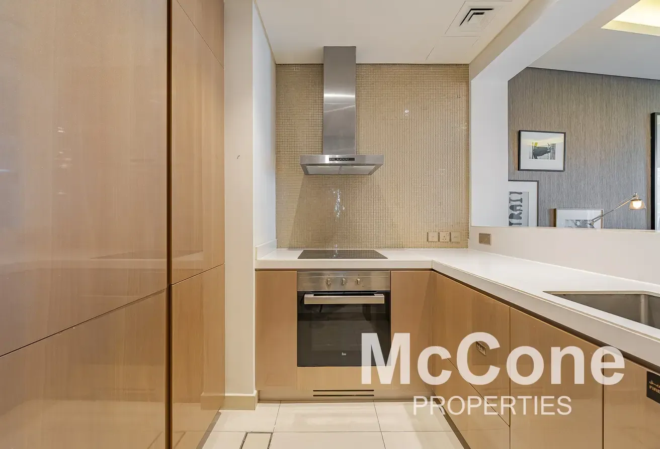 Luxury and Bright | Fully Furnished | Corner Unit