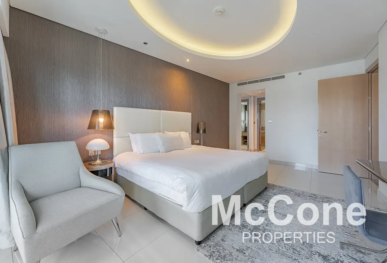 Luxury and Bright | Fully Furnished | Corner Unit