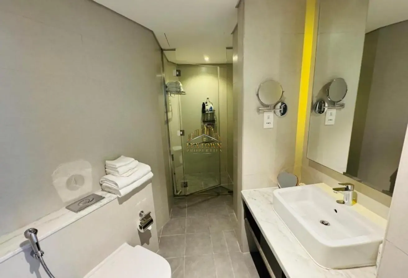 Luxurious-Canal View-Huge Layout-Separate Kitchen