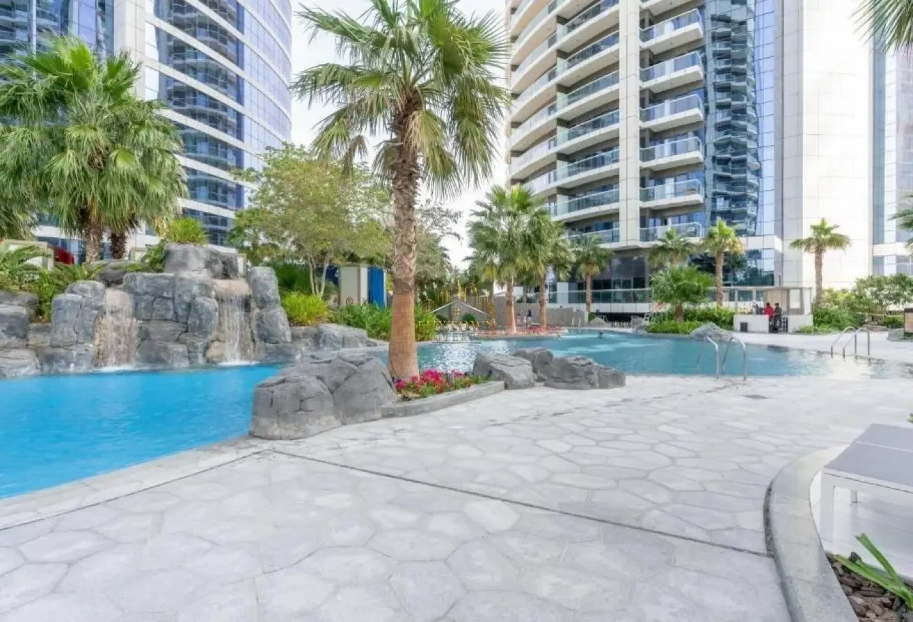 HOT Deal-Huge Size-Near Dubai Mall-Pool View