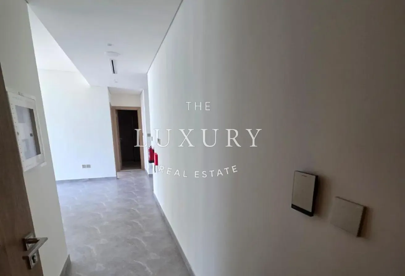 Elegant 1BR | High Floor | Prime Peninsula Two