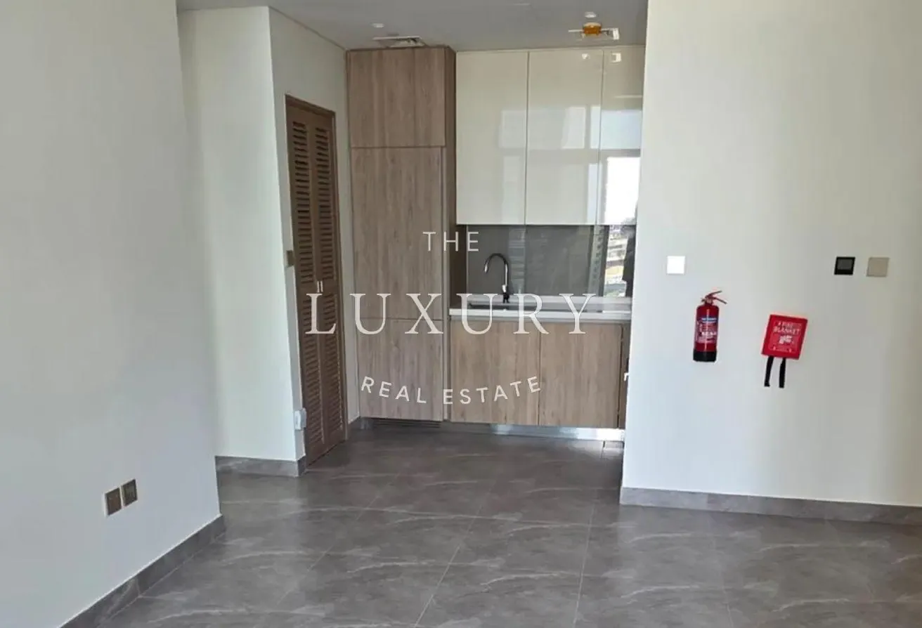 Elegant 1BR | High Floor | Prime Peninsula Two