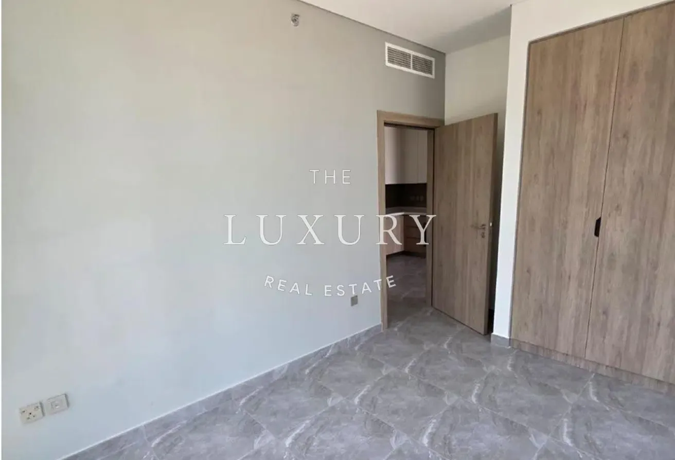 Elegant 1BR | High Floor | Prime Peninsula Two