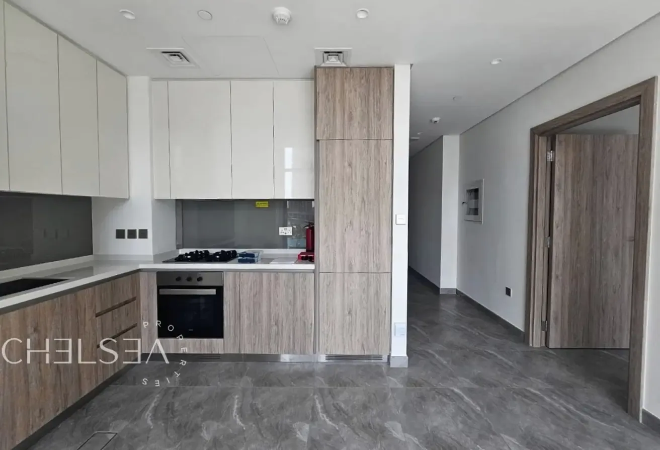 UNFURNISHED | CANAL AND POOL VIEW | PRIME LOCATION