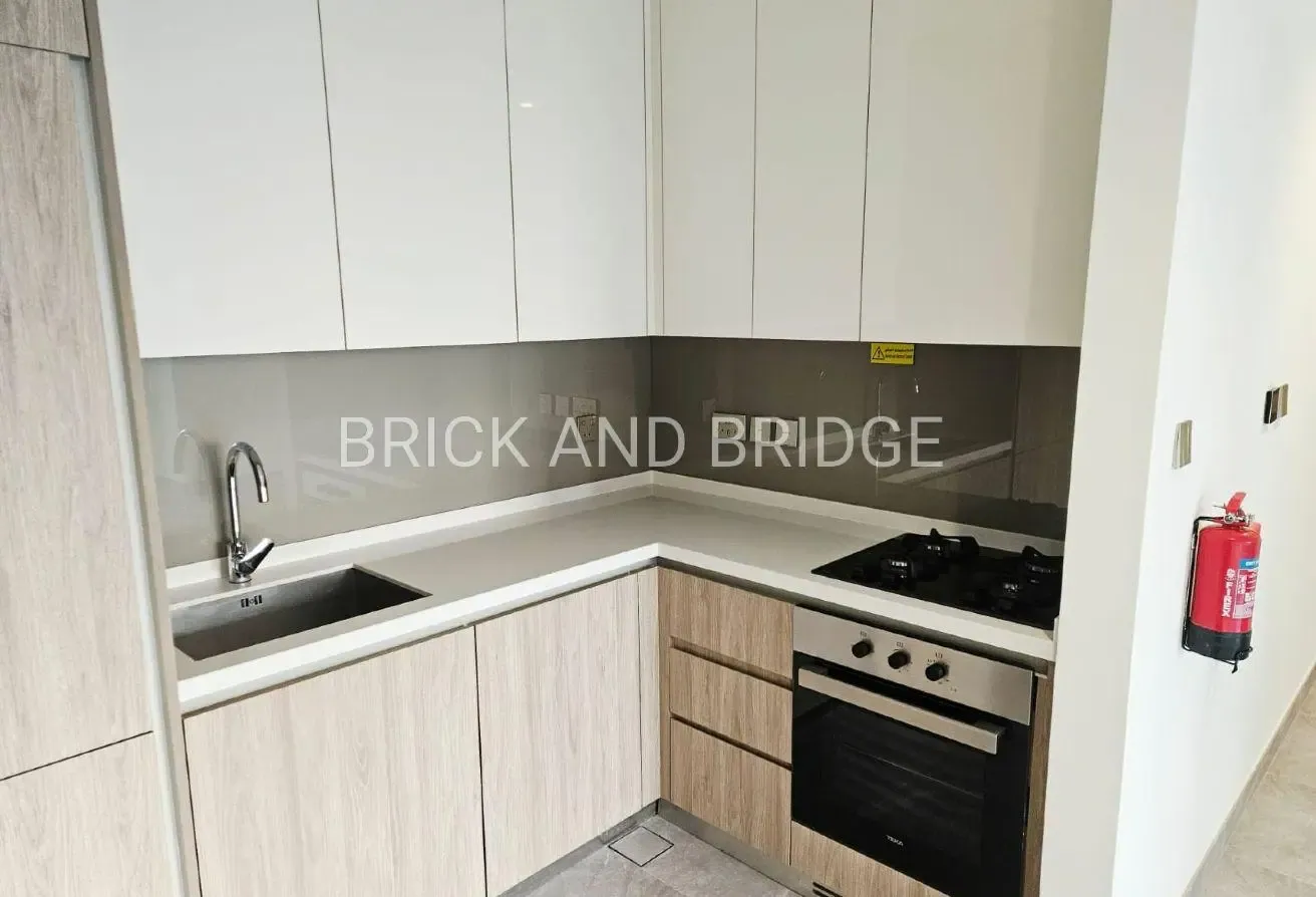 Sleek Modern 1BR | High Floor | Burj / Canal View
