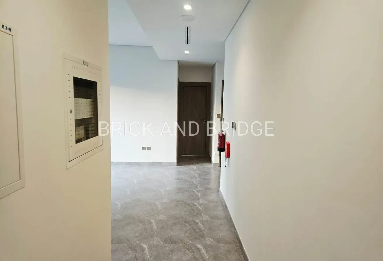 Sleek Modern 1BR | High Floor | Burj / Canal View