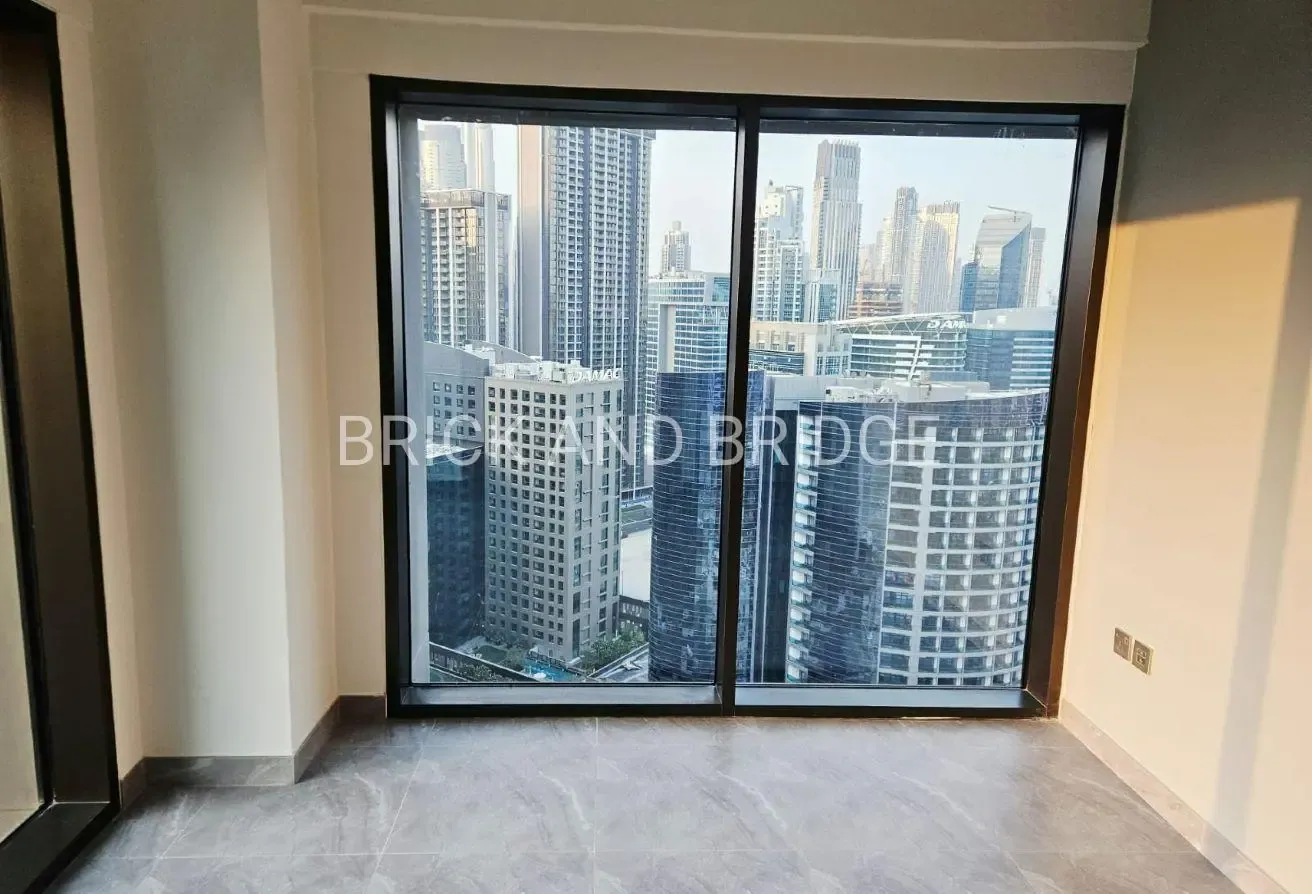 Sleek Modern 1BR | High Floor | Burj / Canal View