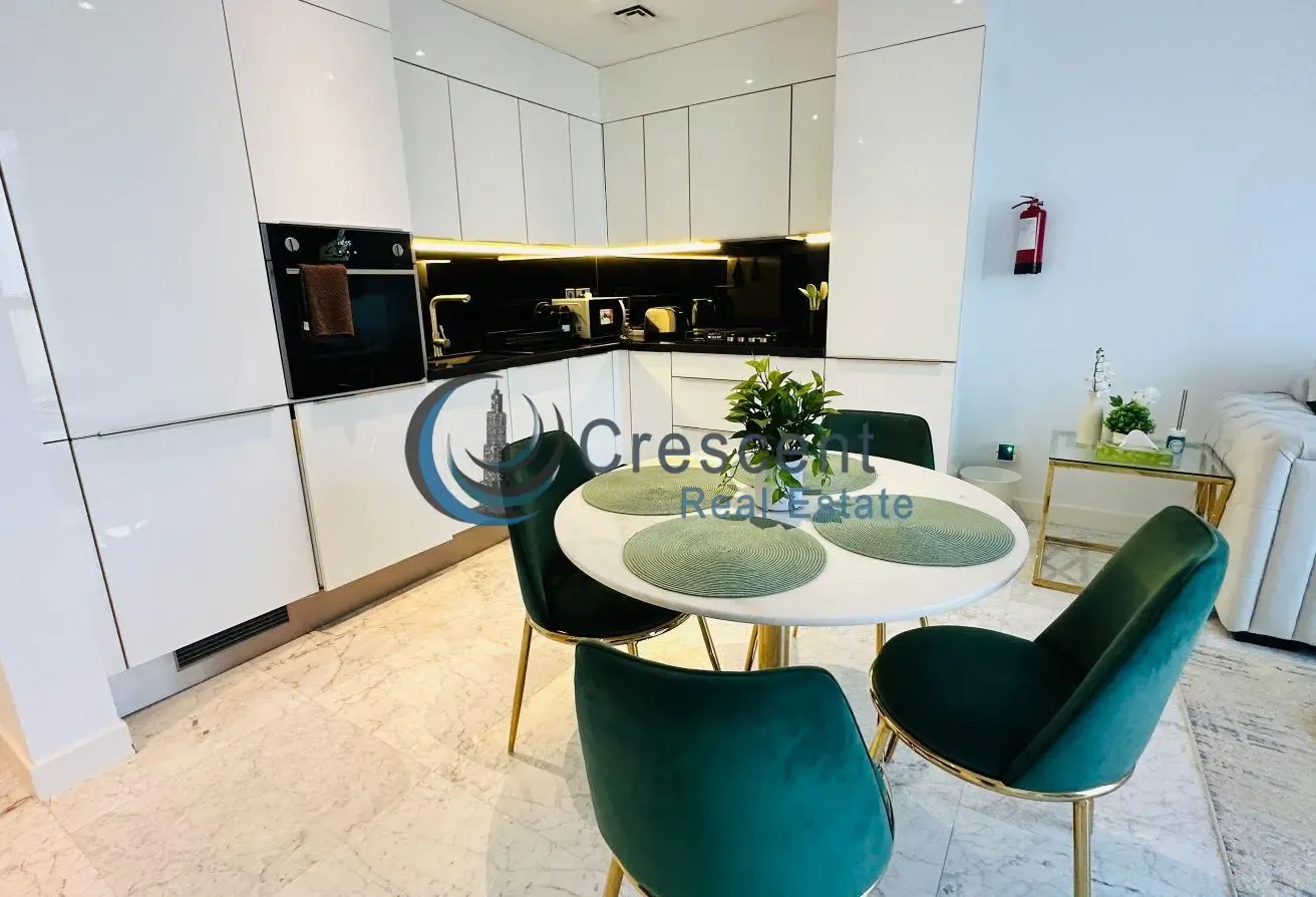 1BR | Lake View | Near Downtown | The Pad