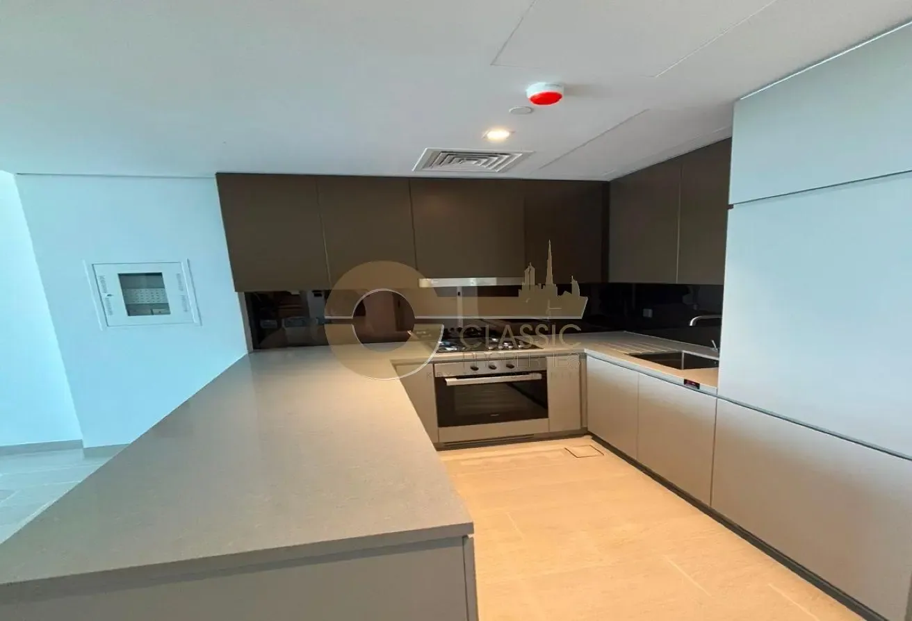 ELEGANT | LUXURY INTERIOR | SPACIOUS AREA