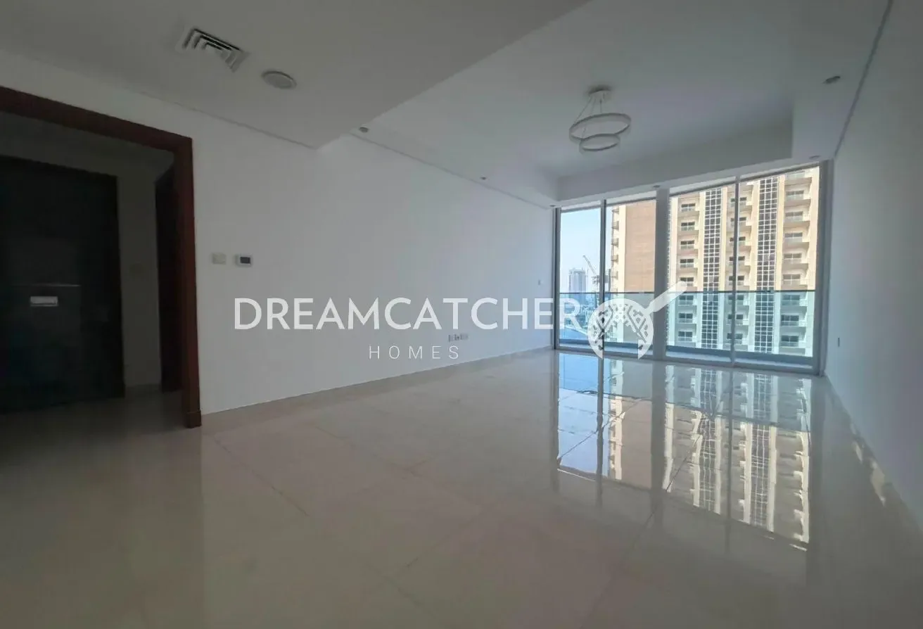 Canal view | Closed Kitchen | Big layout
