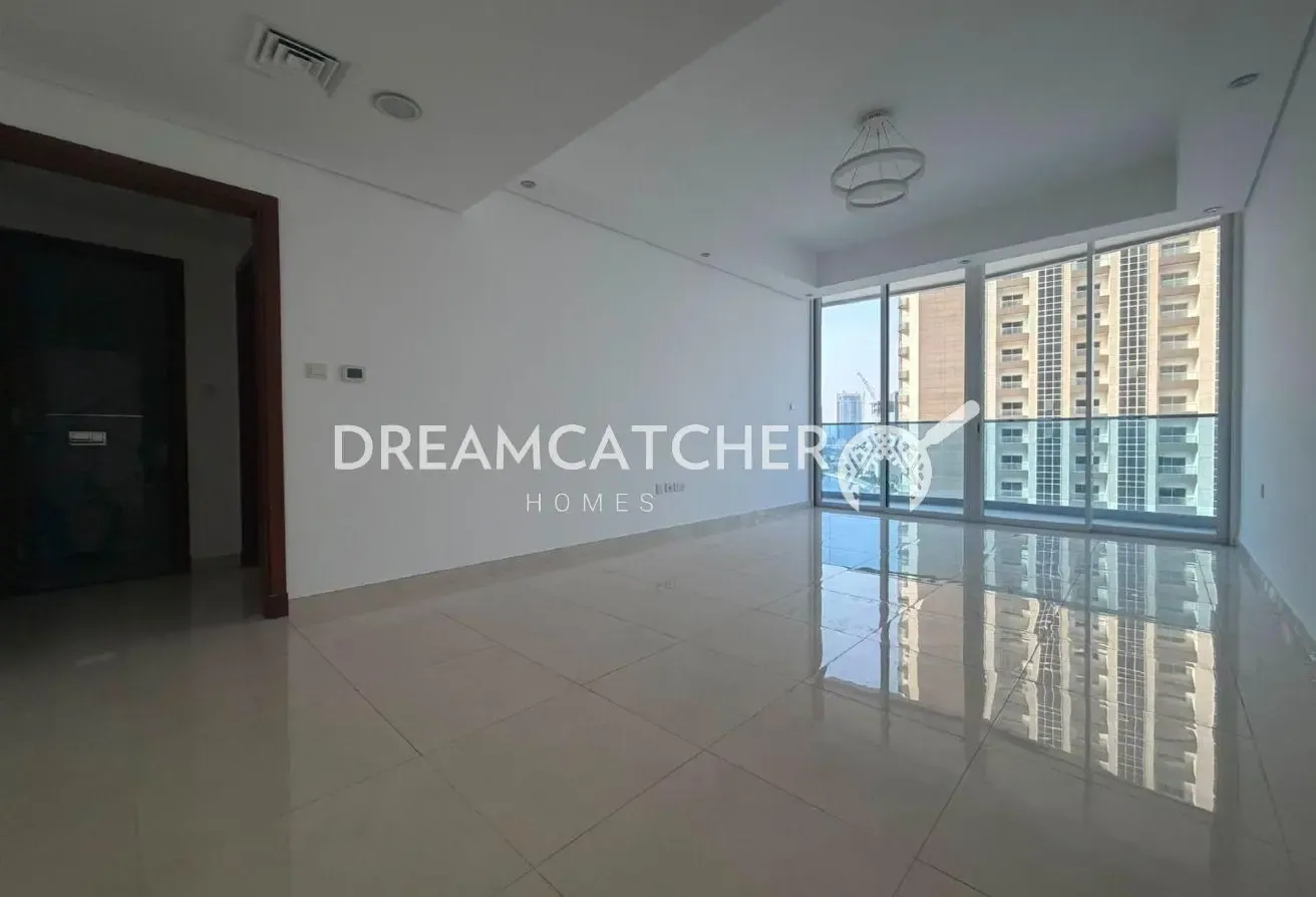 Canal view | Closed Kitchen | Big layout
