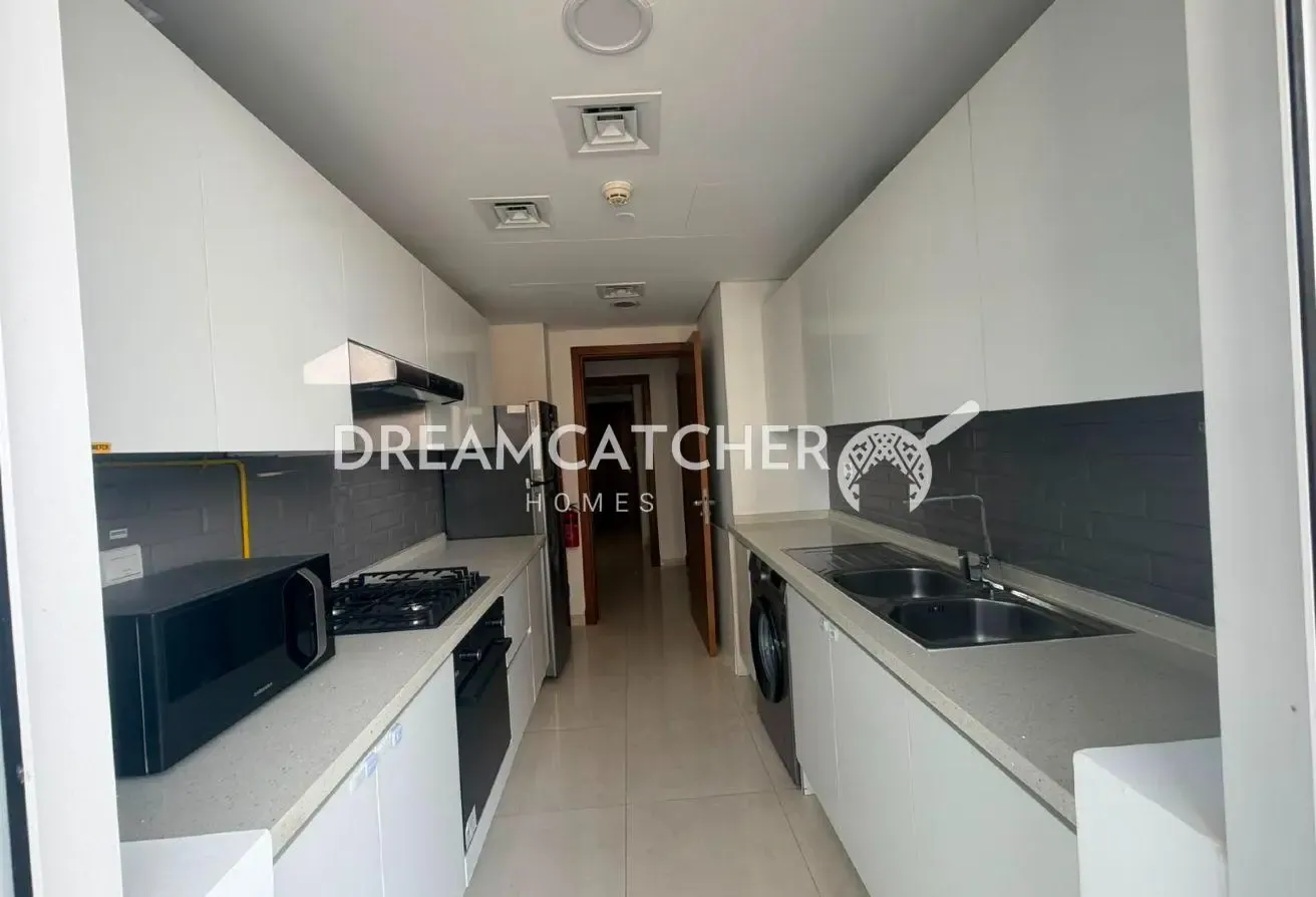 Canal view | Closed Kitchen | Big layout