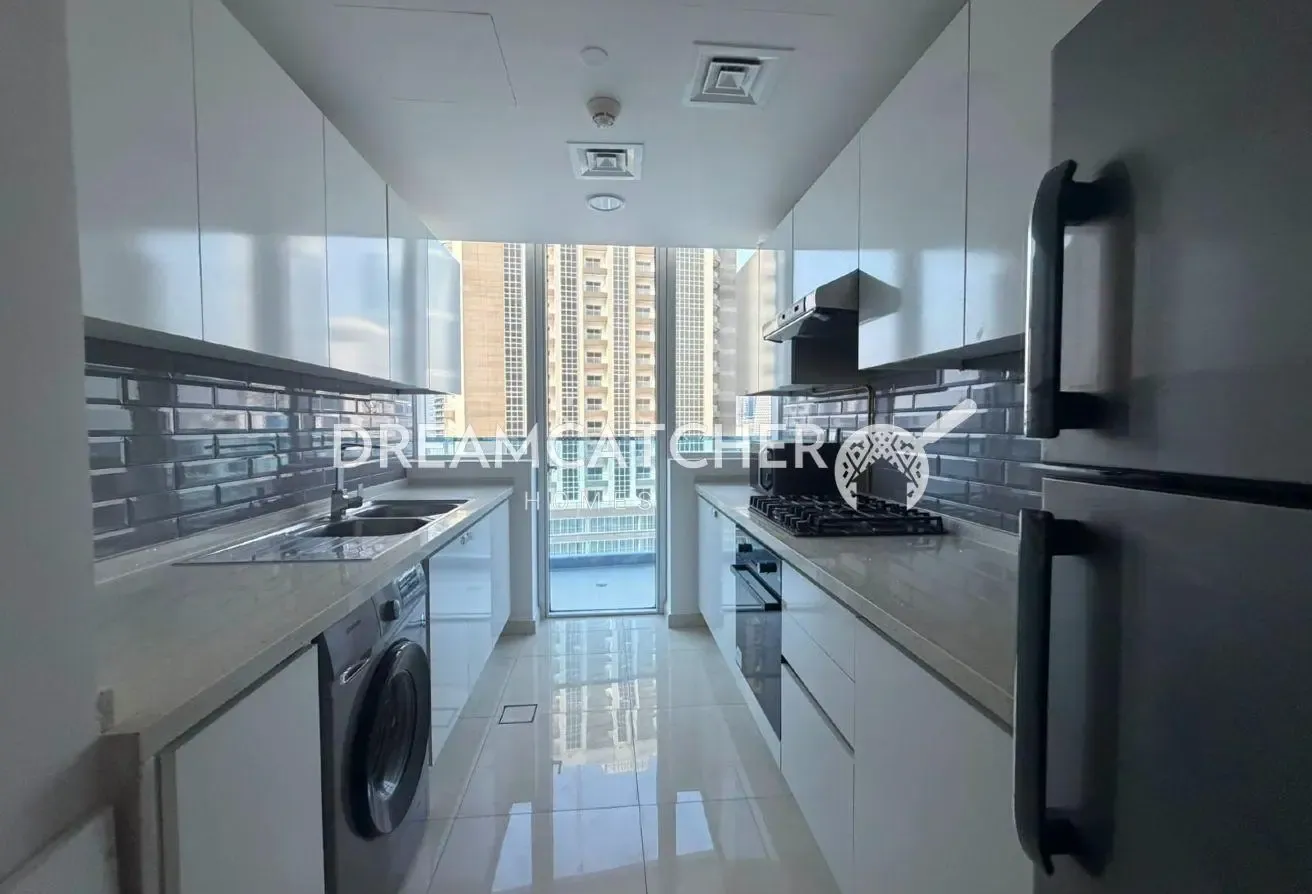 Canal view | Closed Kitchen | Big layout
