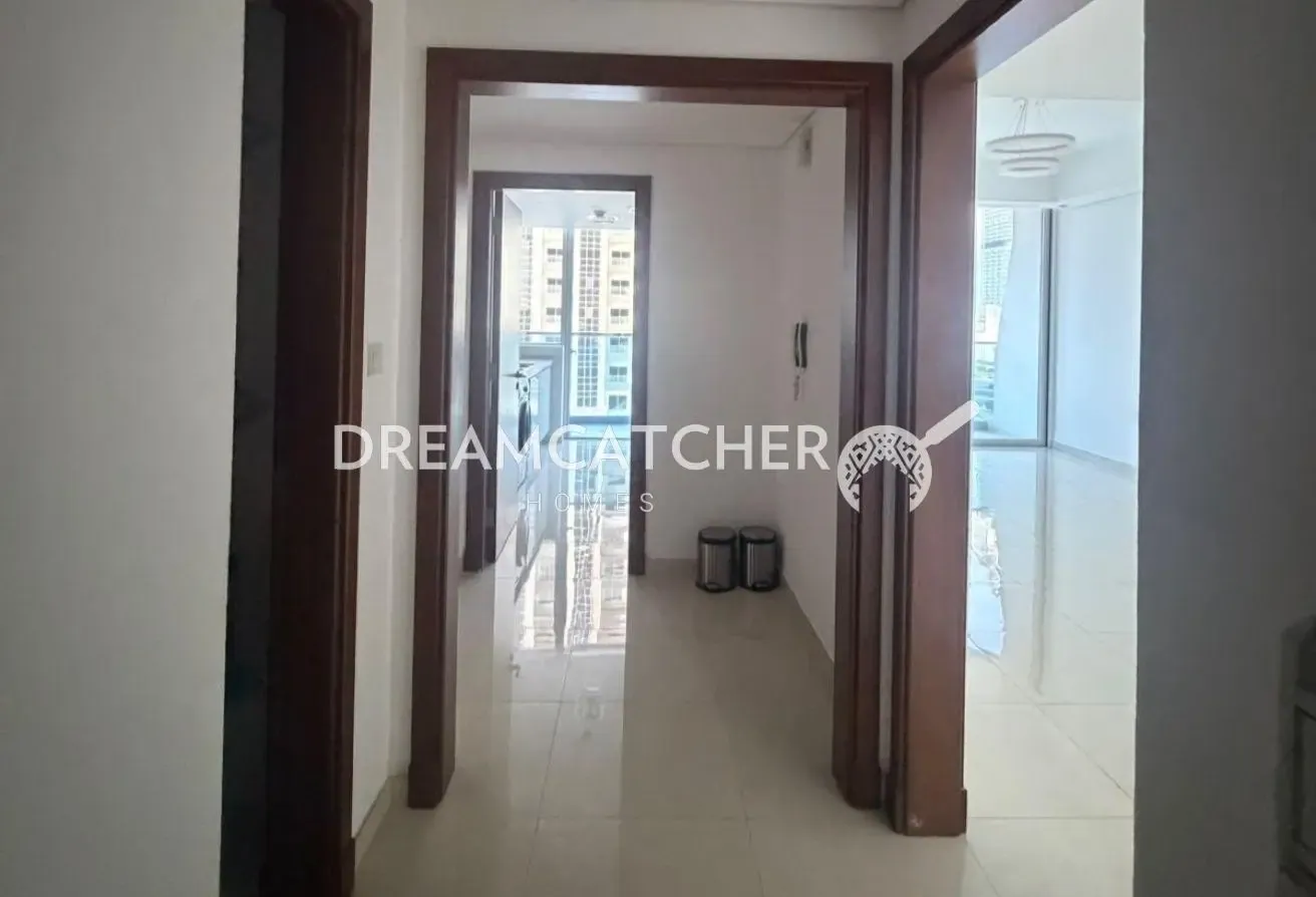 Canal view | Closed Kitchen | Big layout