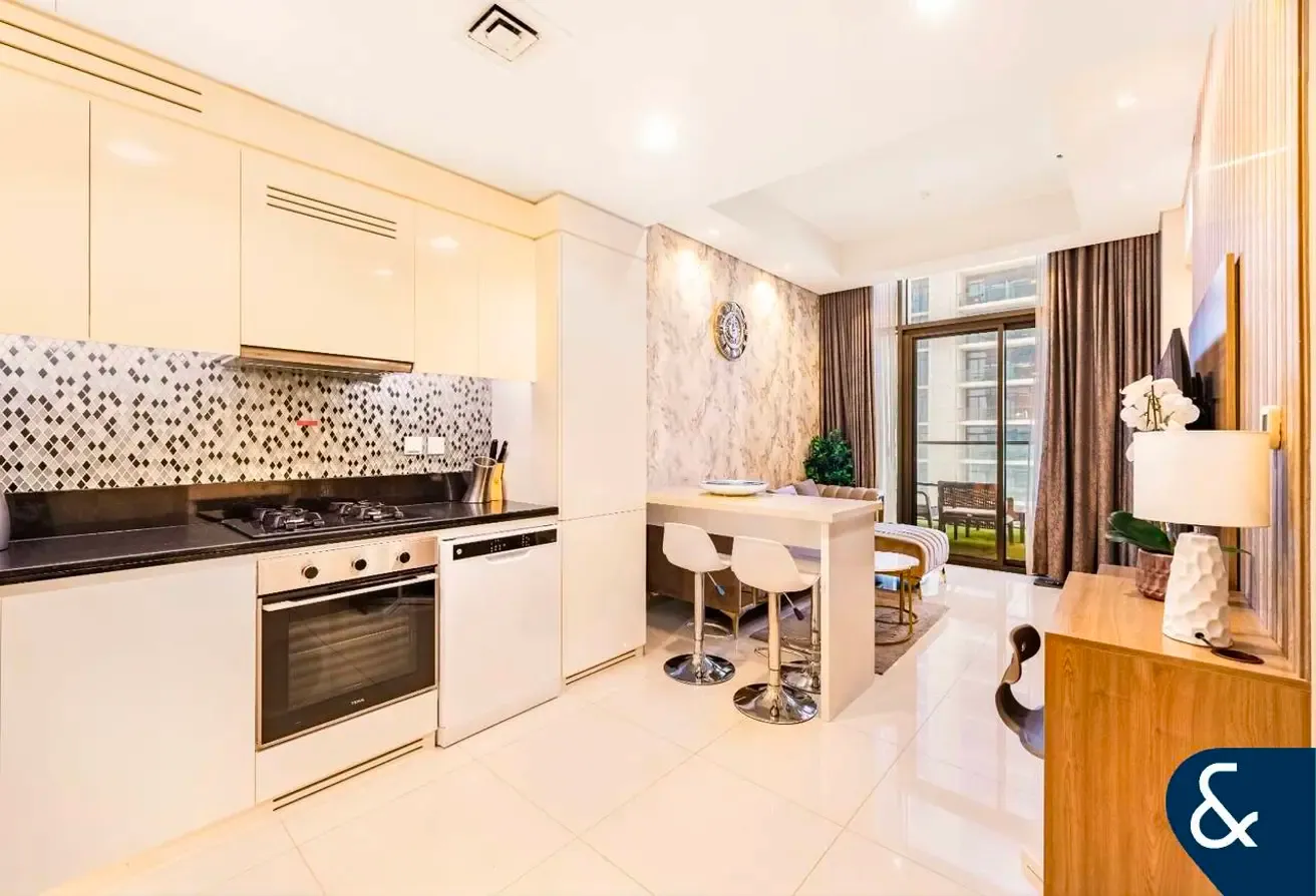 2 Bedrooms | Furnished Apartment | Upgraded