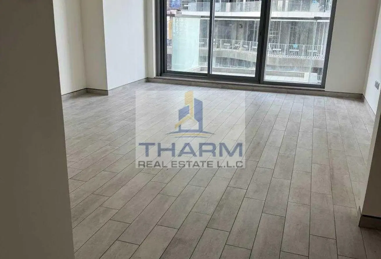 Unfurnished1BR Apartment in Atria RA Business Bay