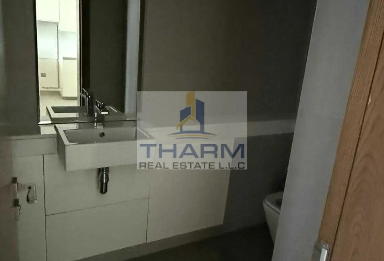 Unfurnished1BR Apartment in Atria RA Business Bay