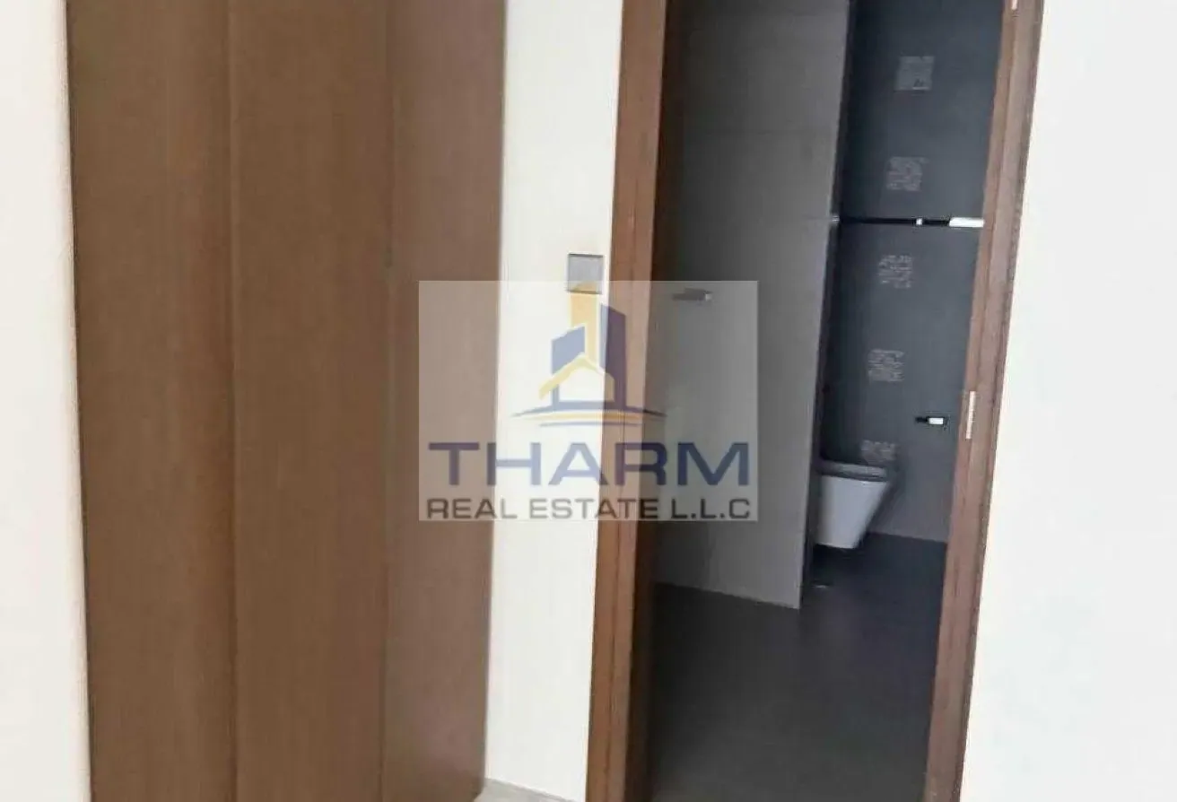 Unfurnished1BR Apartment in Atria RA Business Bay
