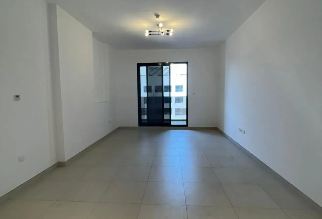 Spacious 2BHK-Pool-Gym-Near To Metro