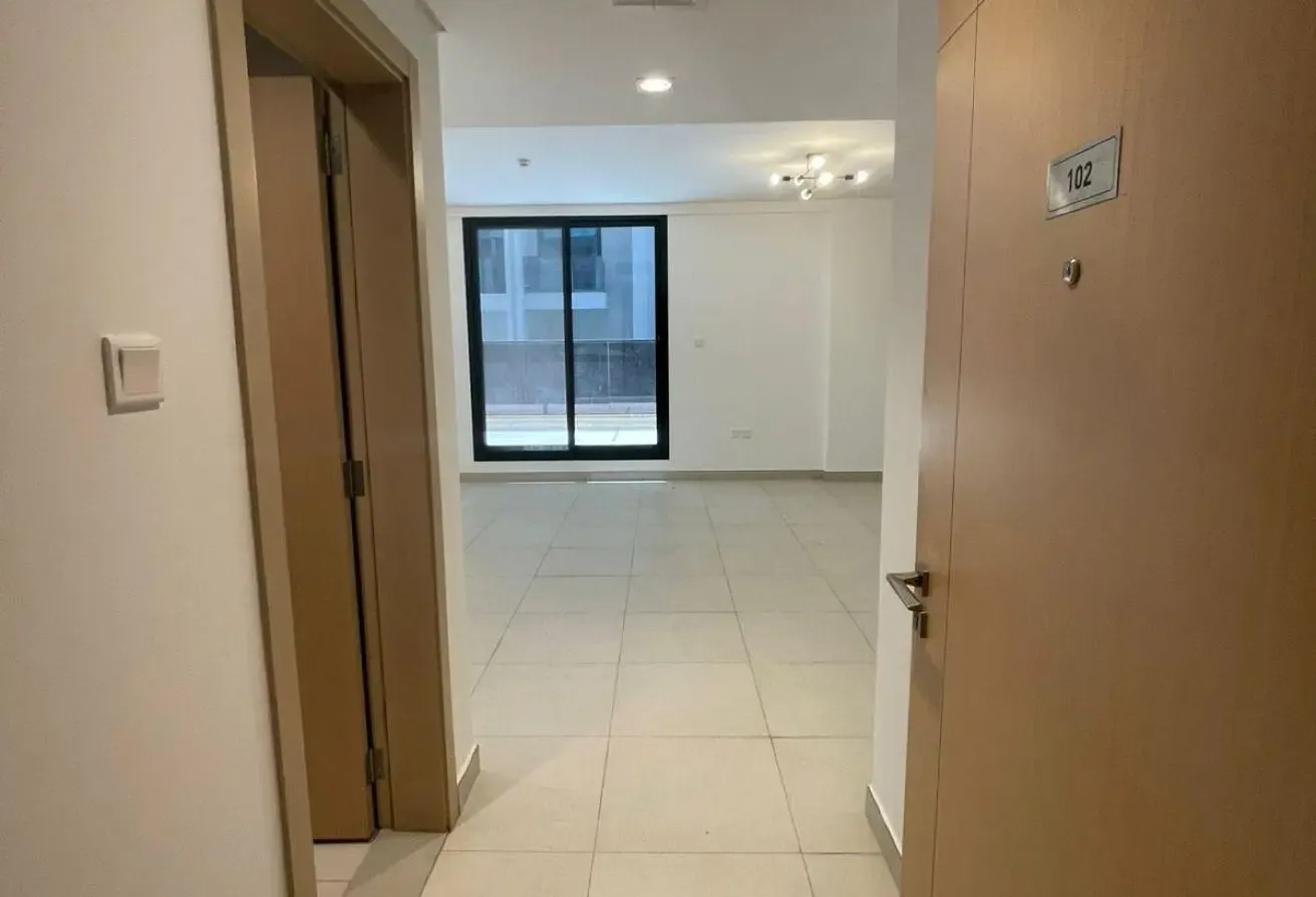 Spacious 2BHK-Pool-Gym-Near To Metro