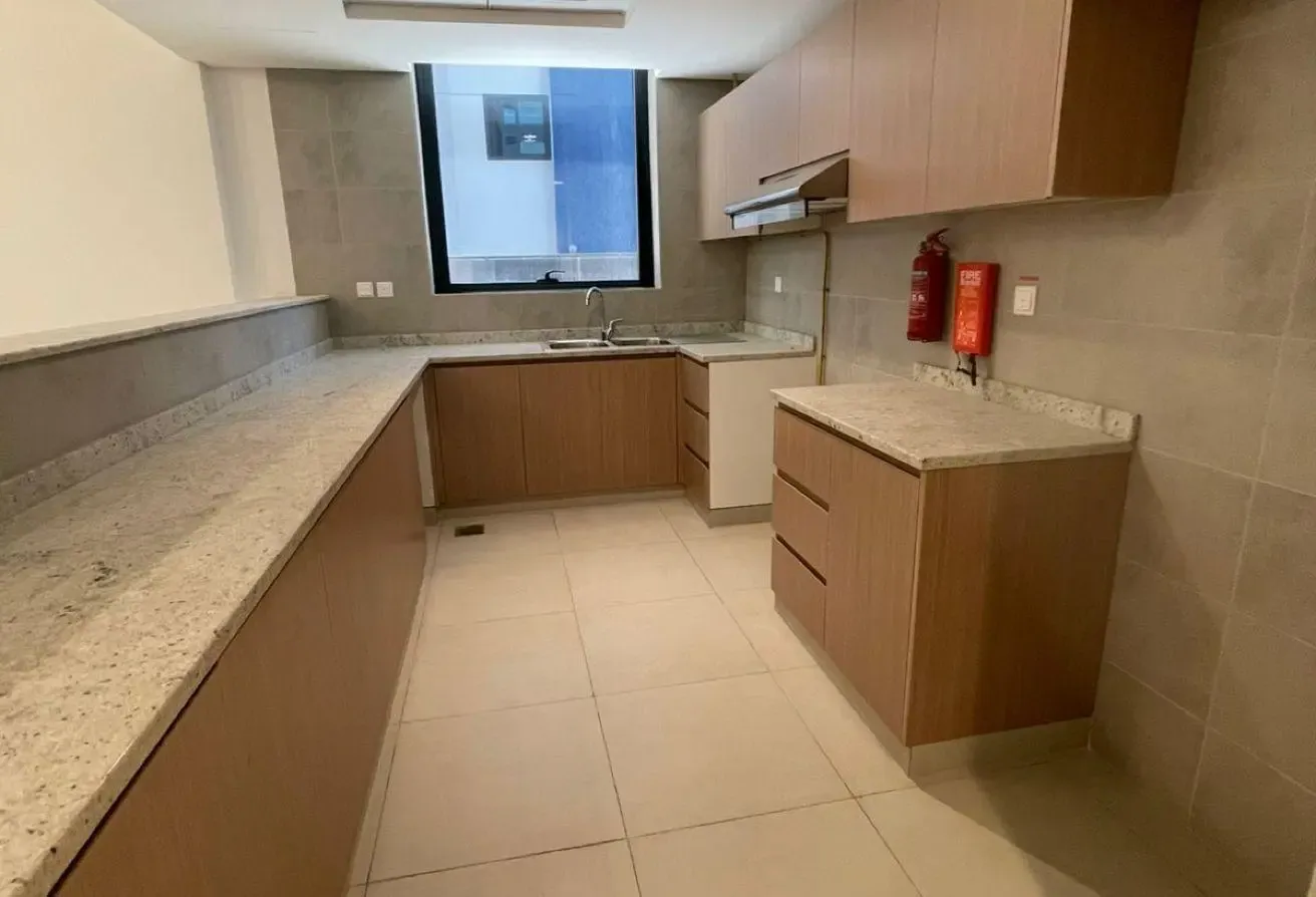 Spacious 2BHK-Pool-Gym-Near To Metro