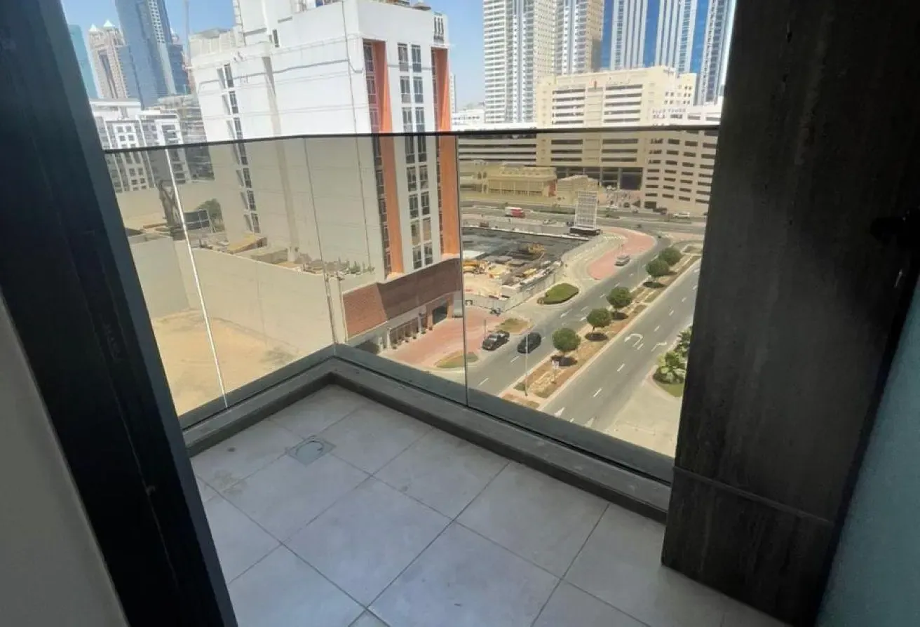 Spacious 2BHK-Pool-Gym-Near To Metro