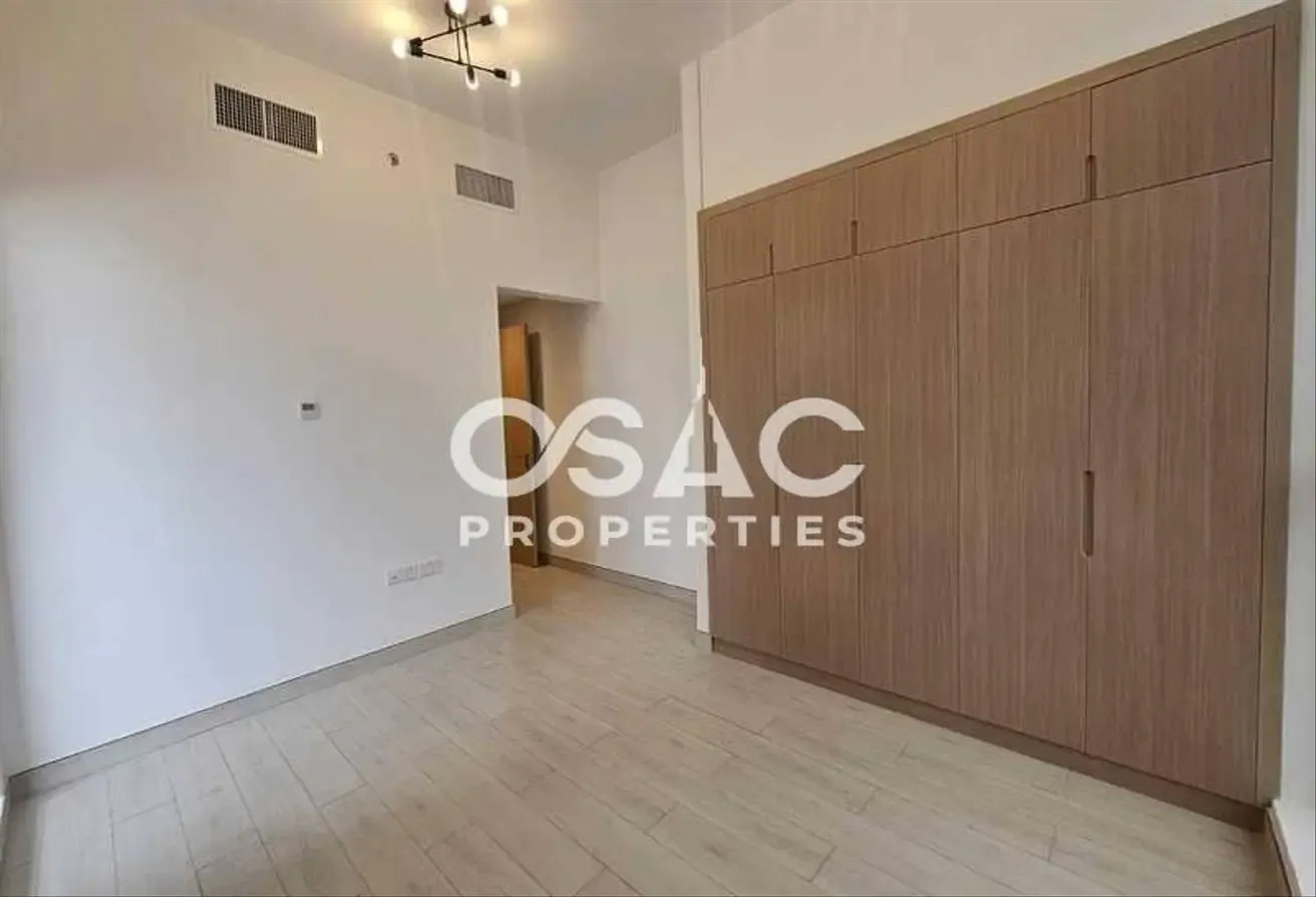 SPACIOUS 2BHK | CLOSE TO METRO | FAMILY BUILDING