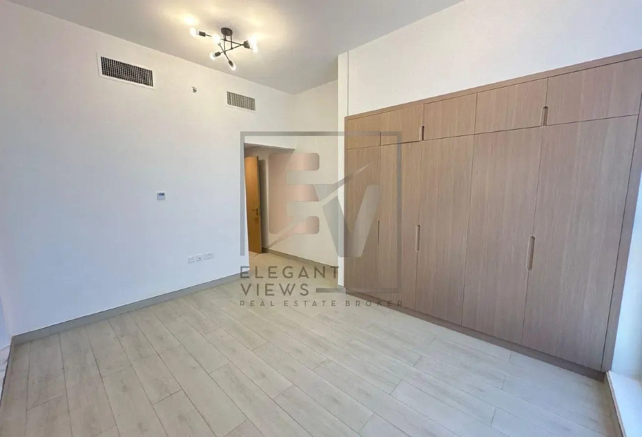 Spacious and Bright 2 Bedroom Apartment
