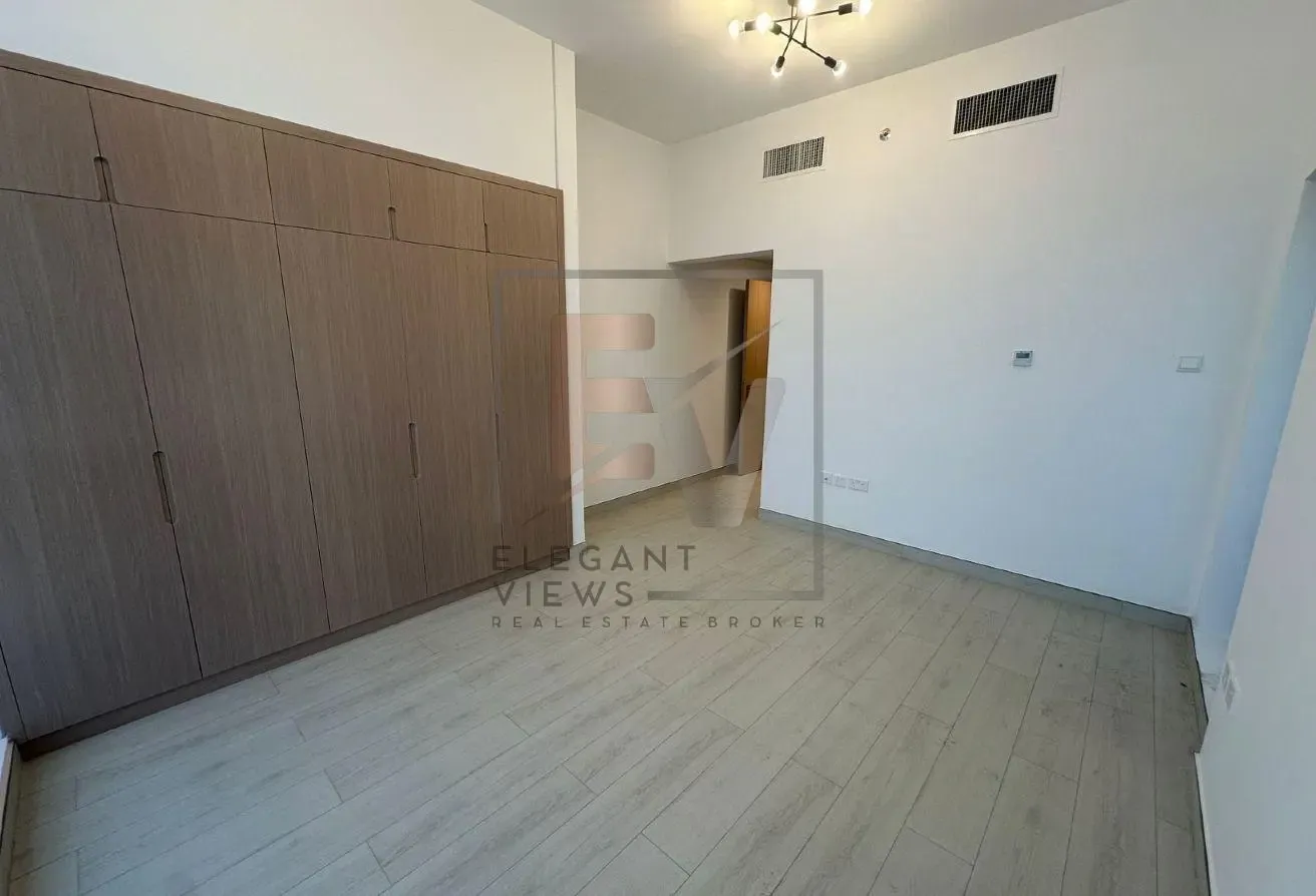 Comfortable 2 Bedroom Apartment | Haas Building
