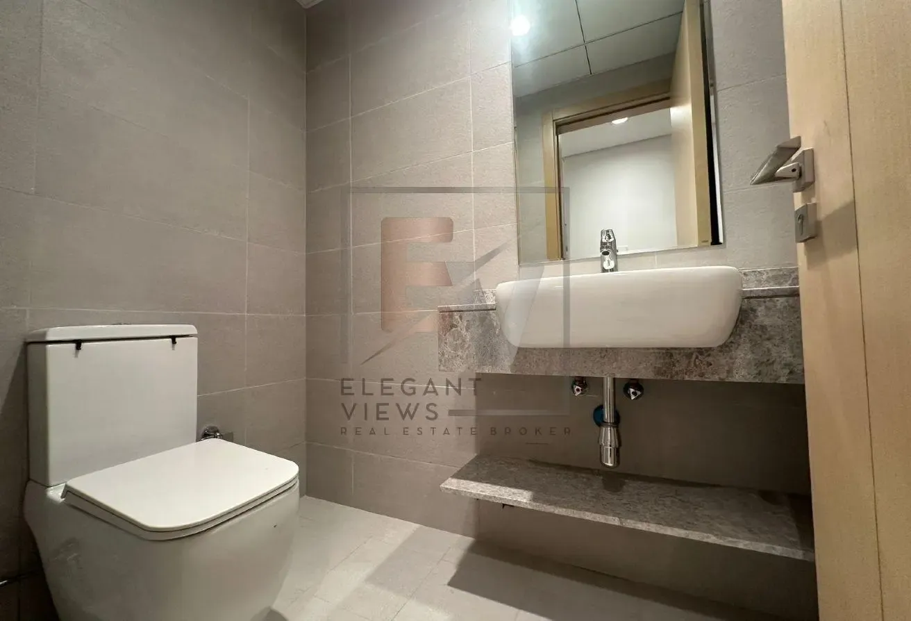 Comfortable 2 Bedroom Apartment | Haas Building