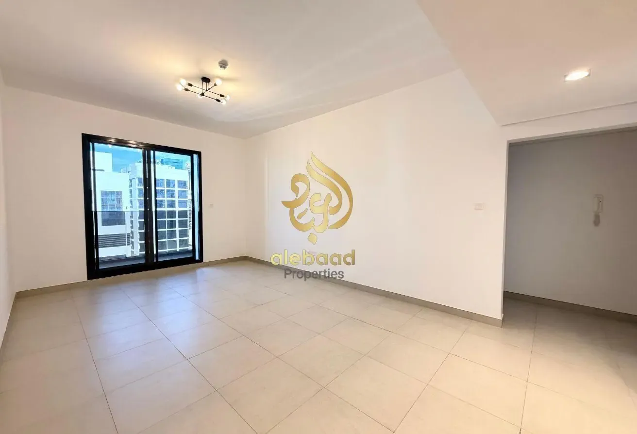 Brand New building perfect location family place