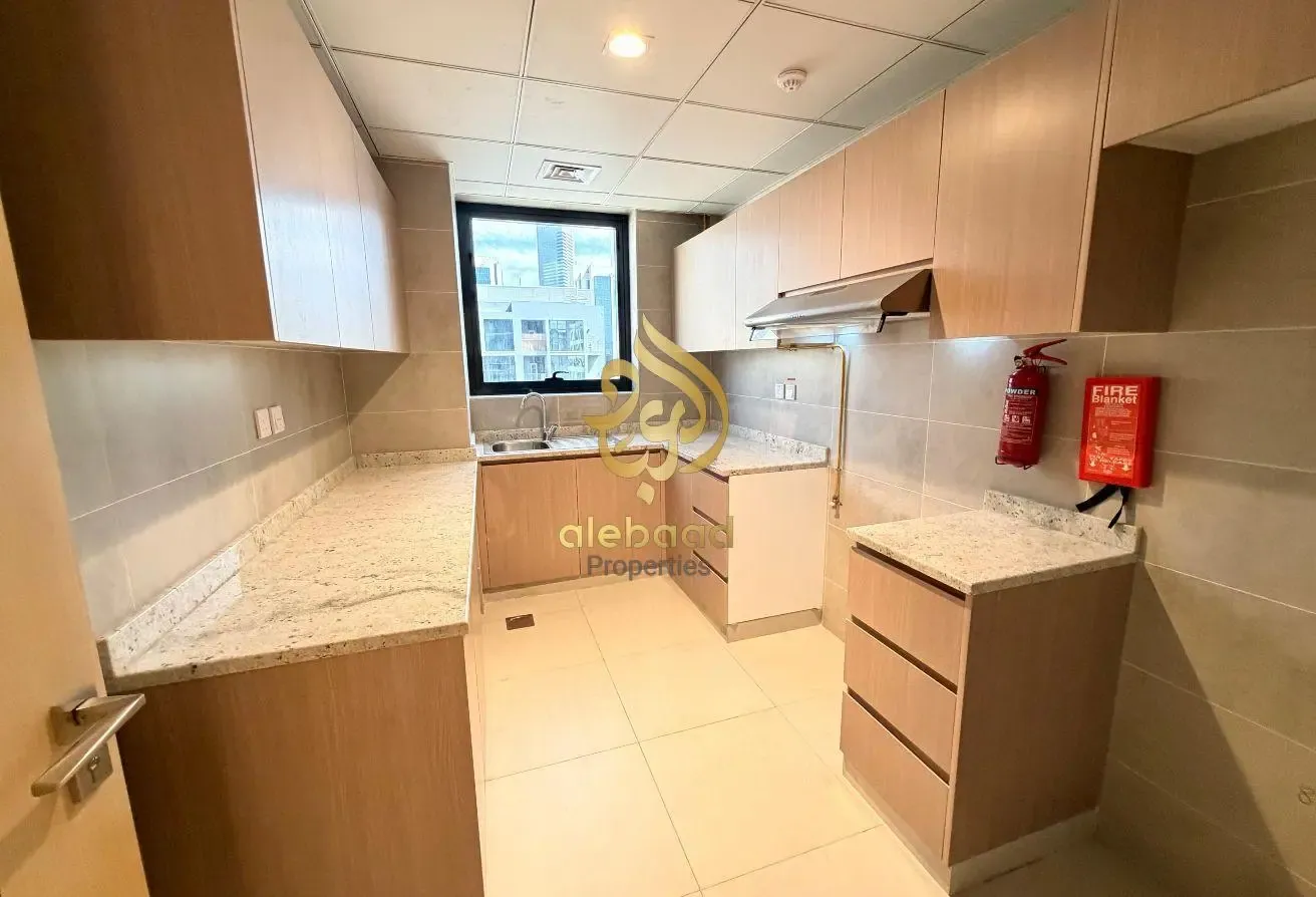 Brand New building perfect location family place