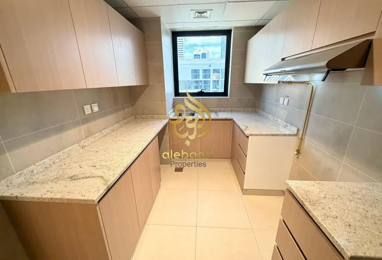 Brand New building perfect location family place