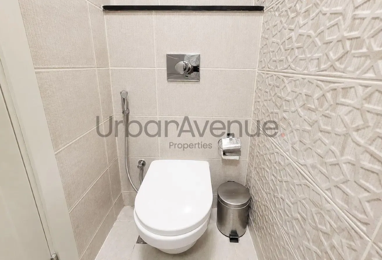 Plus Maids | En Suite | Closed Kitchen | Furnished