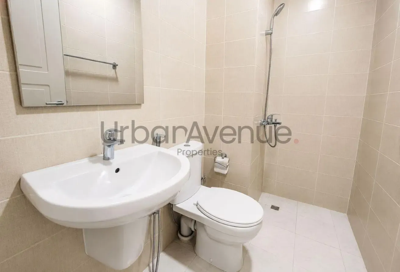 Plus Maids | En Suite | Closed Kitchen | Furnished