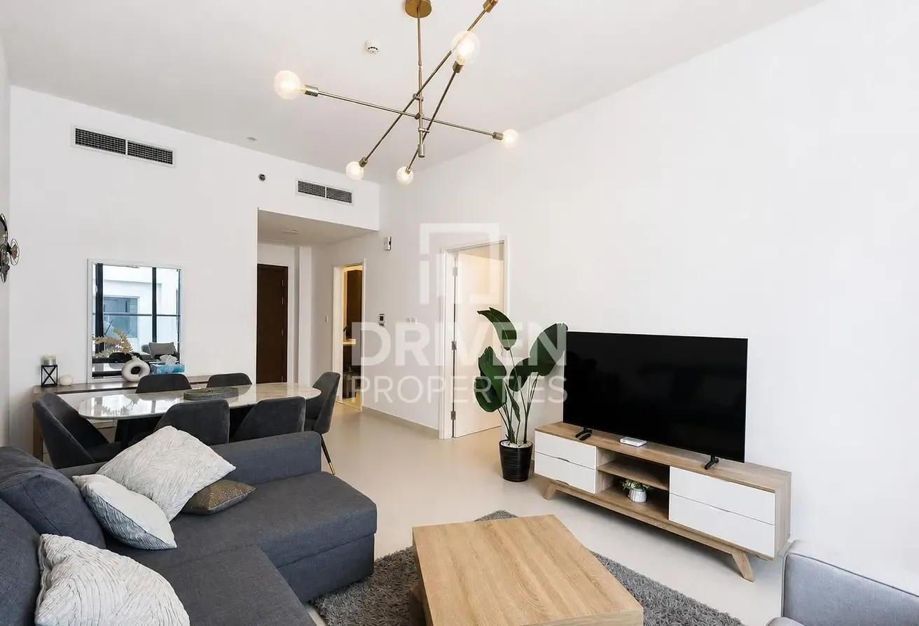 Modern Unit | Ready to Move in | Premium Amenities