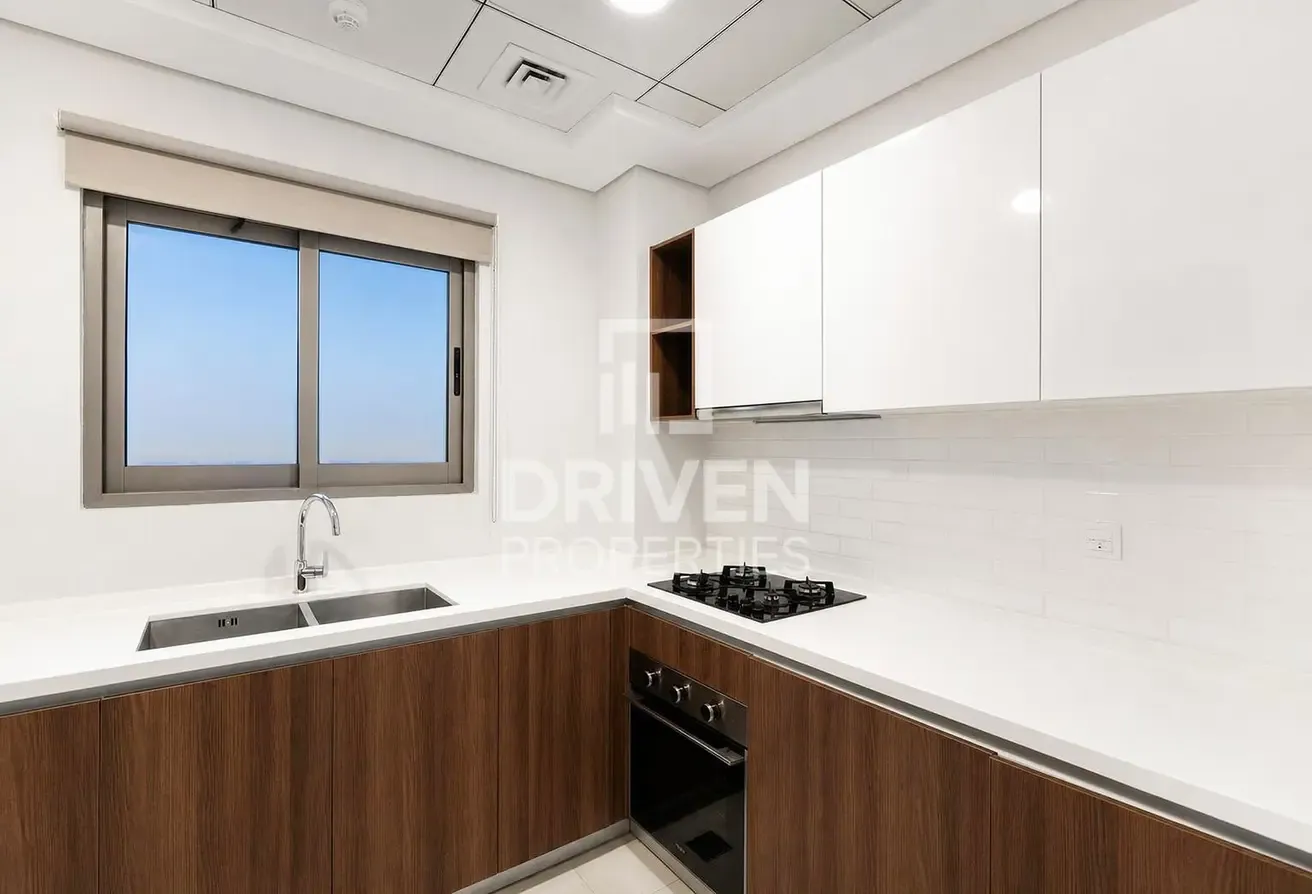Modern Unit | Ready to Move in | Premium Amenities