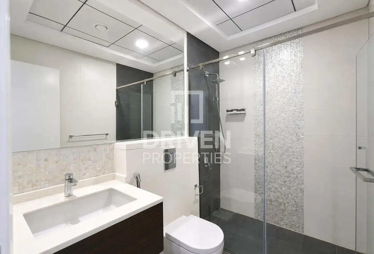 Modern Unit | Ready to Move in | Premium Amenities