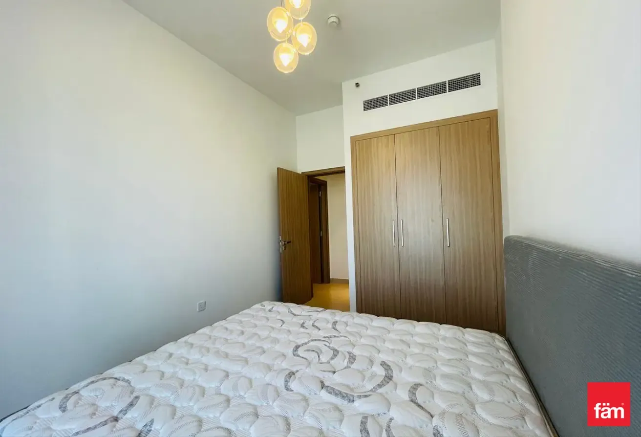 Chiller Free | Spacious Unit | Fully Furnished