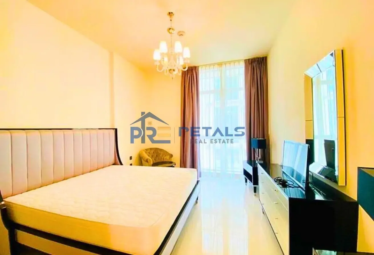 Best Price furnished Bright Spacious 1BR Vacant