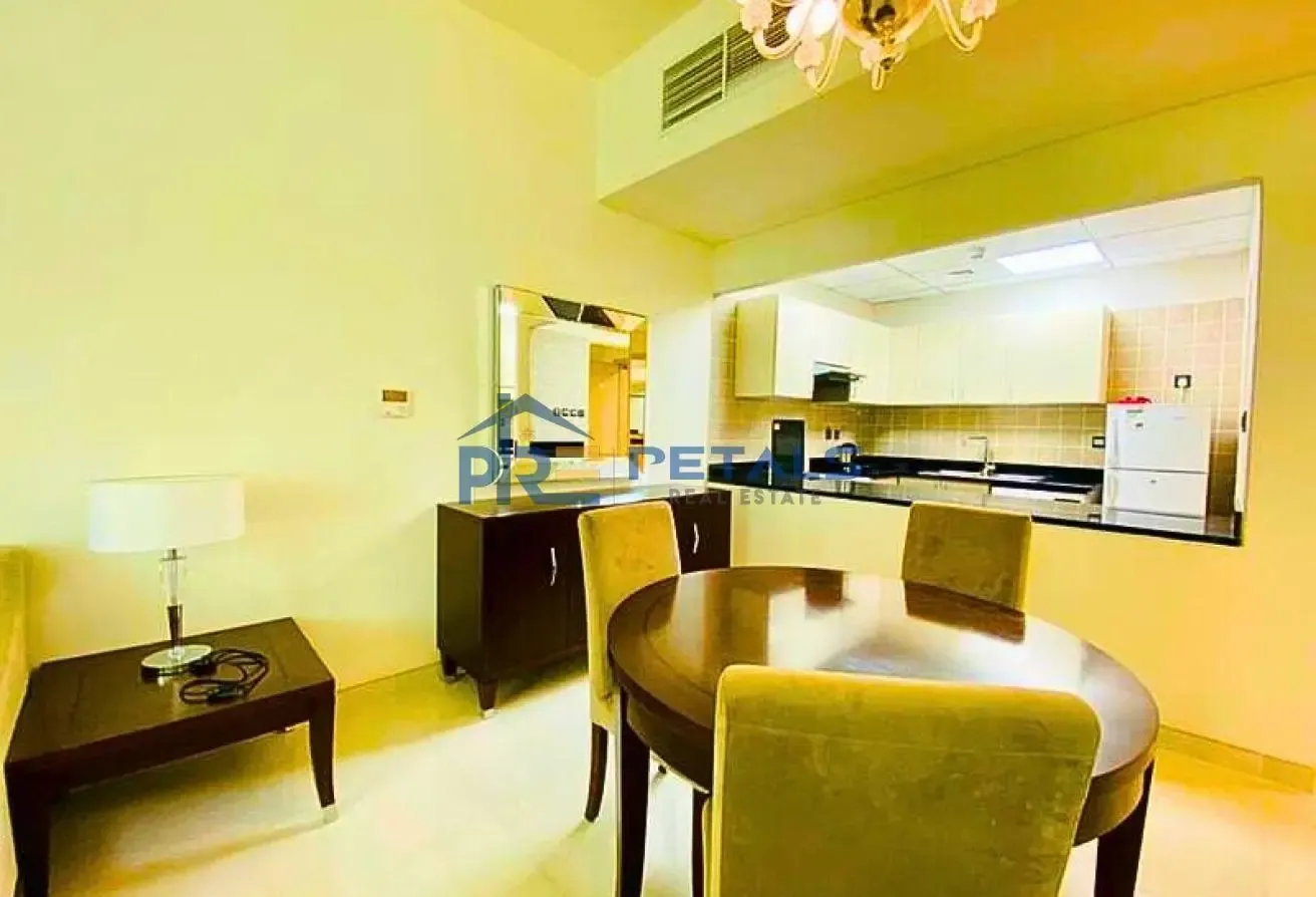 Best Price furnished Bright Spacious 1BR Vacant