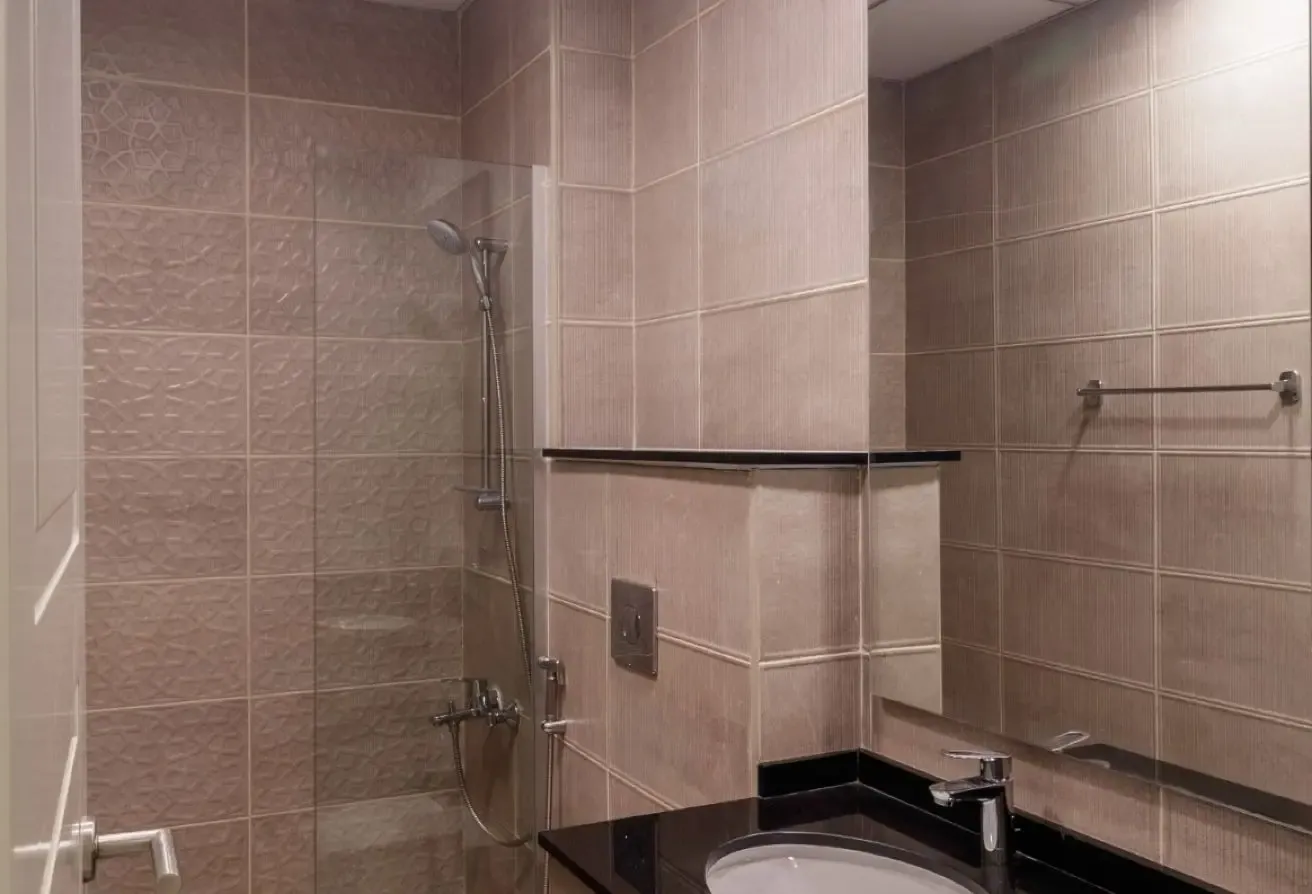 Top of line | Furnished | Vacant