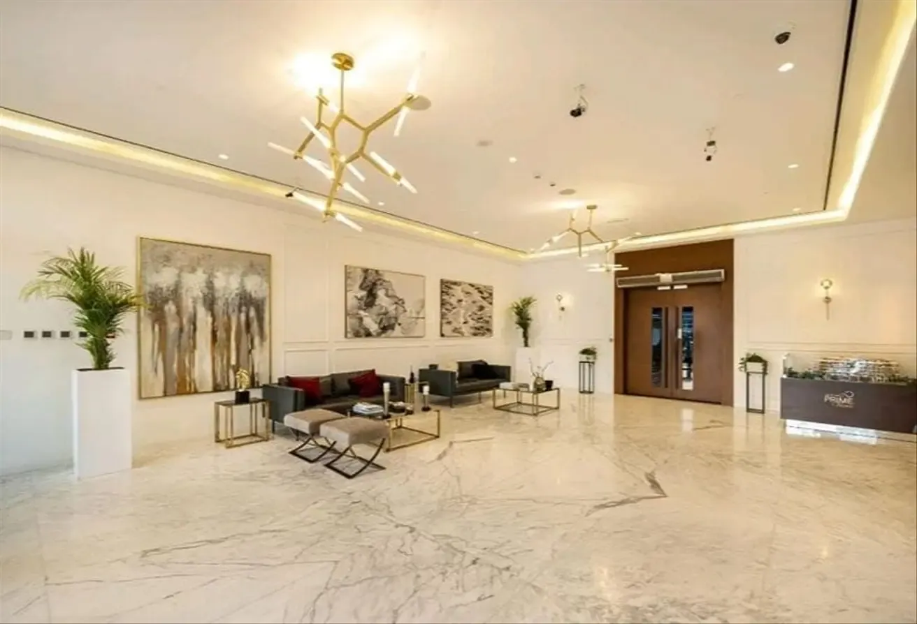Vacant | pool views | large layout | Furnished